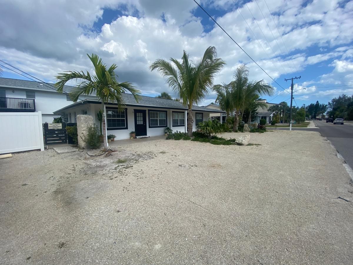 Anna Maria Beachhouse before the transformation