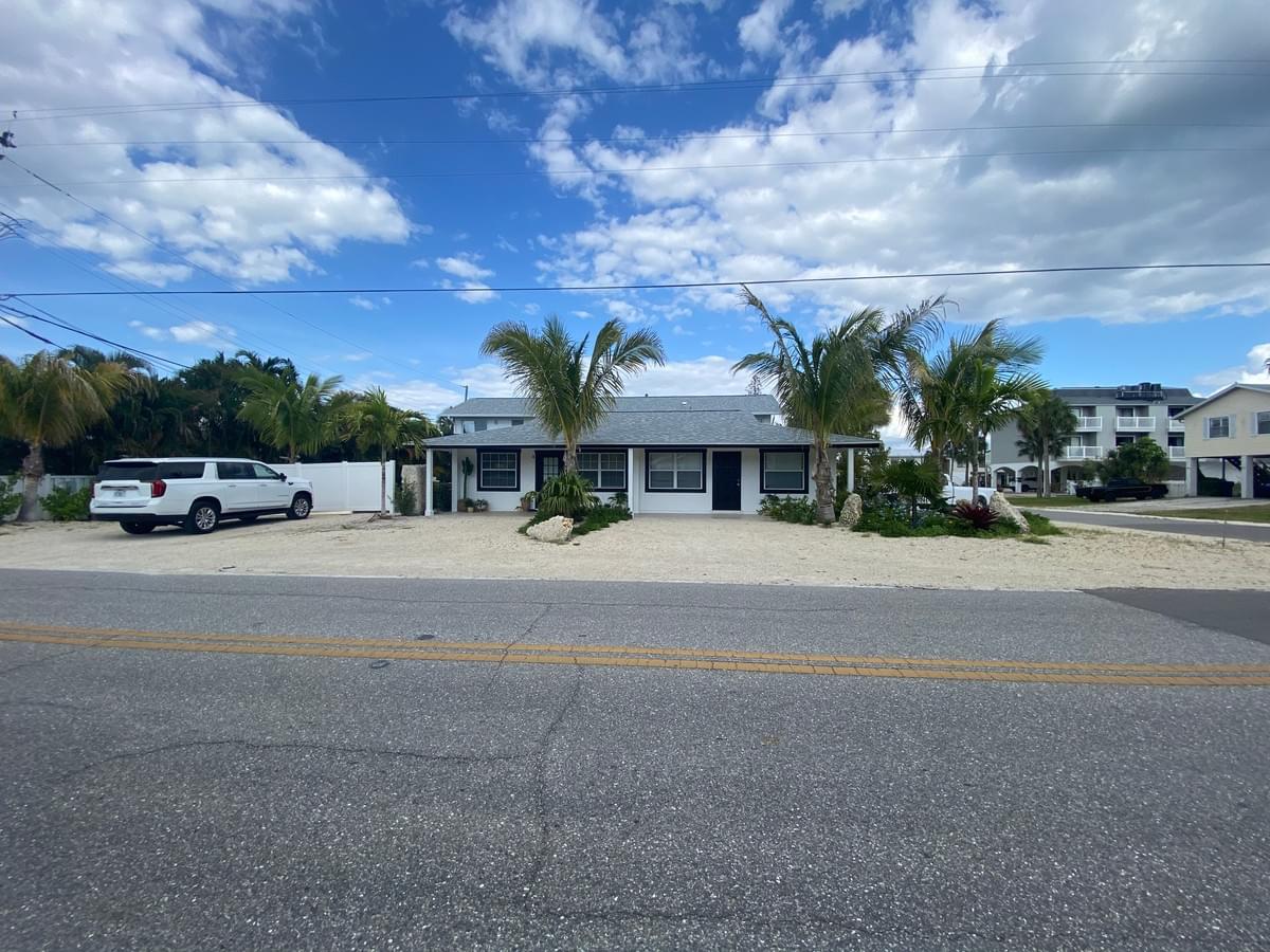 Anna Maria Beachhouse after the transformation by Everything Outdoors